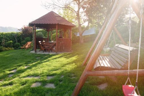 シュツァブニツァにあるSłoneczne Wzgórze DOMEKのギャラリーの写真