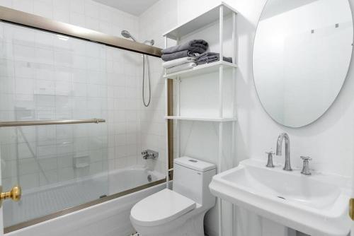 Koupelna v ubytování Le Béluga, Trendy & Fun District, AC, 4K TV