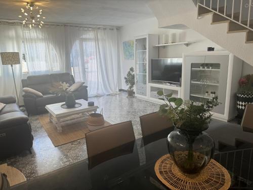 Casa en Cabo Huertas con piscina privada y zona residencial By Turihome