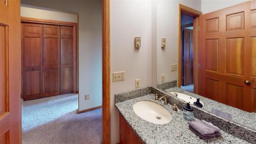 Bilik mandi di Otter Lodge - NEW Listing!