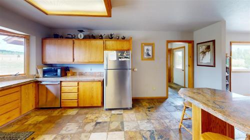 Dapur atau dapur kecil di Otter Lodge - NEW Listing!