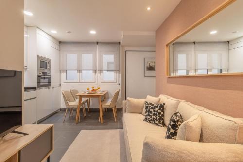 Vibrant 2BR Apartment in La Latina