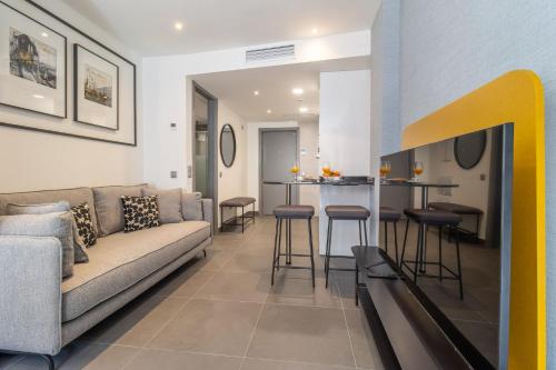 Modern 2-Person Studio in Madrid Center