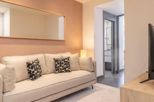 Colorful 2-Bed Apartment for 3 in La Latina
