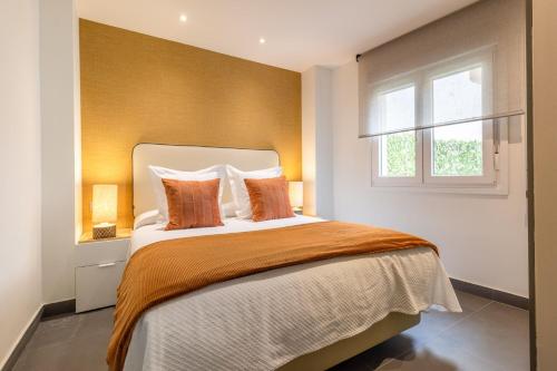 Modern 1-Bed Apartment with Private Terrace