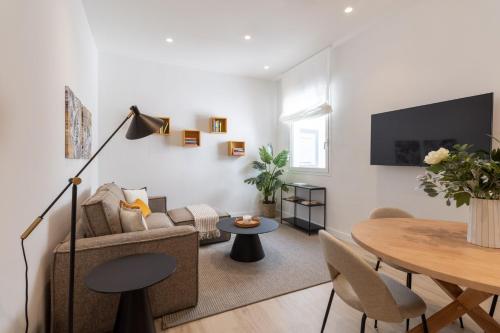 Cozy 2-Bed Apartment for 4 in Central Madrid