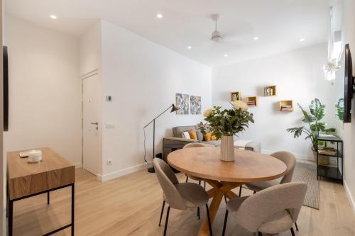 Cozy 2-Bed Apartment for 4 in Central Madrid