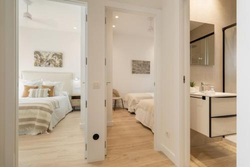 Cozy 2-Bed Apartment for 4 in Central Madrid