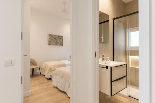 Cozy 2-Bed Apartment for 4 in Central Madrid