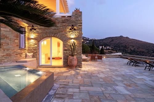 Villa Gaia, Beachfront, Plunge Pool & Sunset by Explore Andros