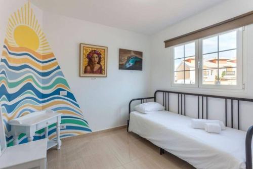 Postel nebo postele na pokoji v ubytování Coralejo Beach Villa Agua with Private Pool, BBQ & Fast Wifi by Amazzzing Travel