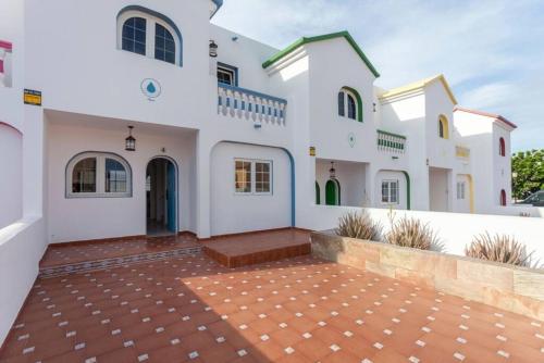 Corralejo Beach Villa Agua with Private Pool, BBQ & 30 seconds to the Beach by Amazzzing Travel