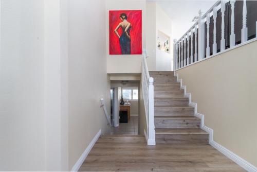 Φωτογραφία από το άλμπουμ του Luxury home near Palm Springs, large backyard and pool σε Cathedral City