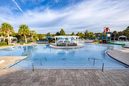 New Upscale 8BR Kissimmee Retreat with Private Pool, Spa & Resort Amenities - 7 Mi to Disney! photo 4