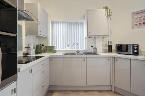 Kuchyň nebo kuchyňský kout v ubytování Sheffield Apt, Free Parking, Perfect for Workers