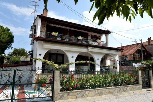 Villa Tania
