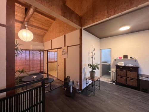 Una cocina o zona de cocina en Old modern house in Nara