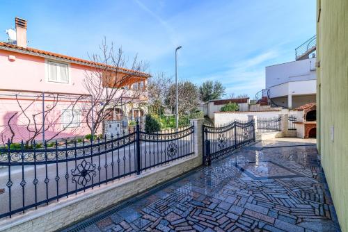Holiday house with a parking space Medulin - 13655