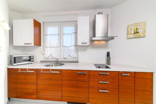 Holiday house with a parking space Medulin - 13655