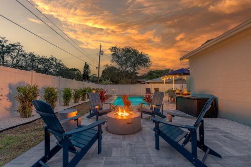 Patio nebo venkovní prostory v ubytování State Park Hideaway with Heated Pool & Fire Pit