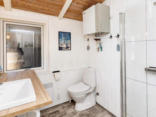 Kylpyhuone majoituspaikassa Holiday home Thisted LX