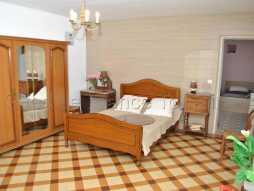 En eller flere senge i et værelse på Gîte Chédigny, 3 pièces, 6 personnes - FR-1-381-121