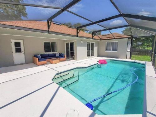 Home away from home close to parks - Pet Friendly photo 4