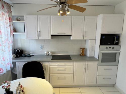 Kuchyň nebo kuchyňský kout v ubytování Private building - Apartment
