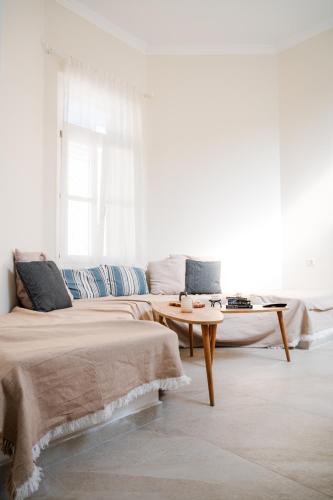 Alcestis City Apartment
