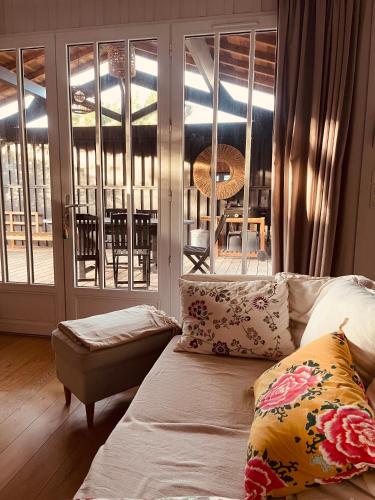 Photo de la galerie de l'établissement Belle maison avec piscine plein centre Cap Ferret, à Lège-Cap-Ferret