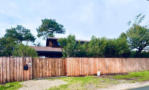 Photo de la galerie de l'établissement Belle maison avec piscine plein centre Cap Ferret, à Lège-Cap-Ferret