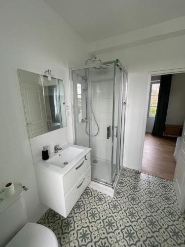 Kylpyhuone majoituspaikassa Le vert de Chamant