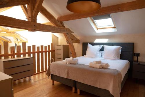 Posteľ alebo postele v izbe v ubytovaní La Bastide 1767 Villa de charme avec piscine 15x5, climatisation, 4 chambres, cuisine extérieur