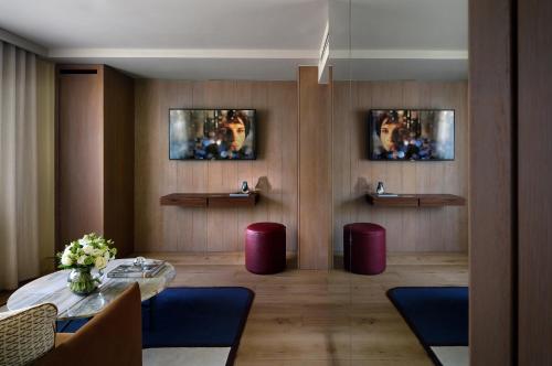 The Hari London photo 65