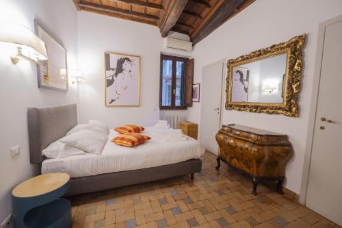 Via Giulia Charming Apartment with Balcony