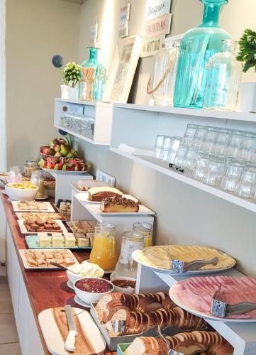 Comida en o cerca de este resort