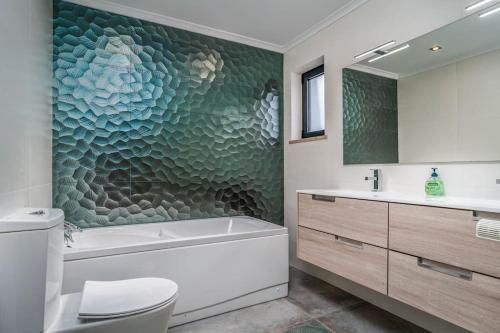 Lagos Luxe: Private 4BR Designer Villa with Pool