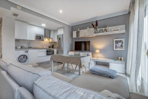 Coral & Apartment & Parking
