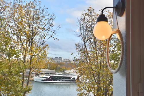 Apartment ParisNicoStay - Cosy 4 bedrooms flat Seine river