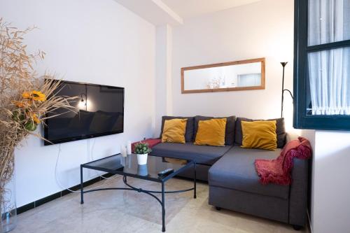 Apartamento con encanto en patio sevillano (204)