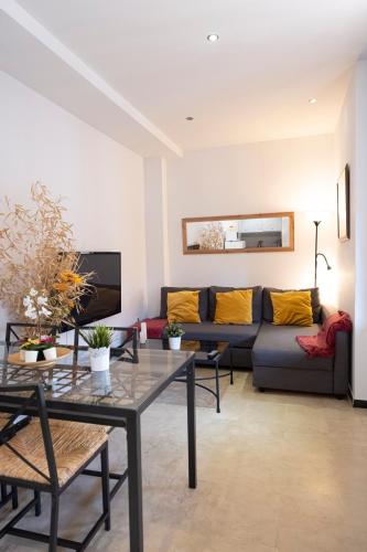 Apartamento con encanto en patio sevillano (204)