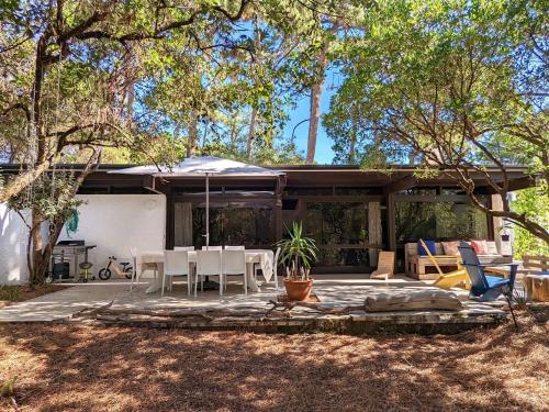 Villa spacieuse à 6 minutes des plages et marché, idéale pour familles et amis, WiFi inclus - FR-1-736-35