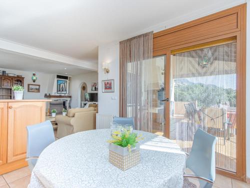 Dapur atau dapur kecil di Villa Mestral by Interhome