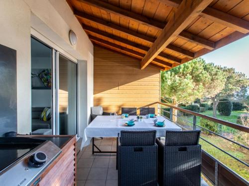 Μπαλκόνι ή βεράντα στο Apartment Clair de Dune-3 by Interhome