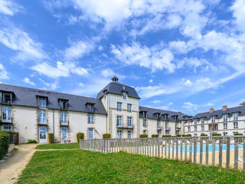 Apartment Château De Kergonano-15 by Interhome