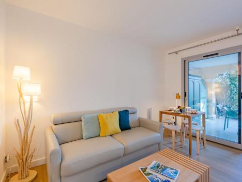 Apartment Les Calanques de boulouris by Interhome