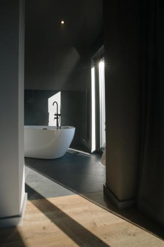 Bilik mandi di Le Chalet Noir - Black Forest