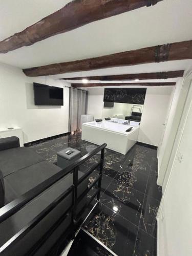 Valentino luxury suites
