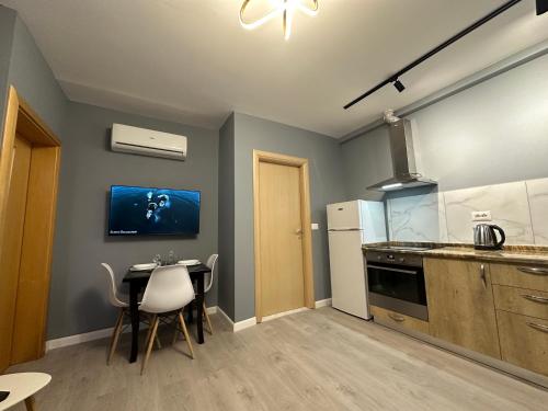 Xhimi's Seaside Apartments