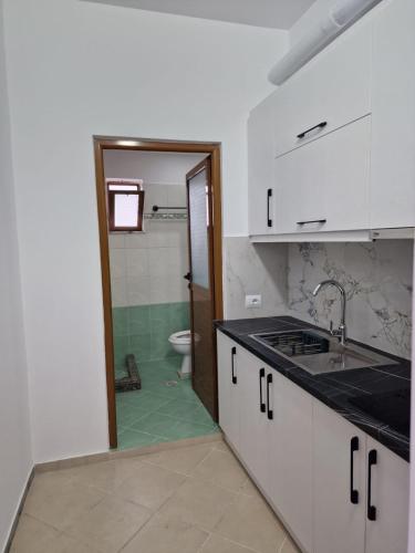 Kuchyň nebo kuchyňský kout v ubytování Villa Korado
